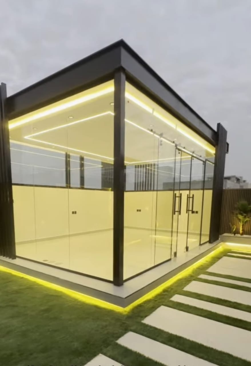 غرف زجاجية مودرن